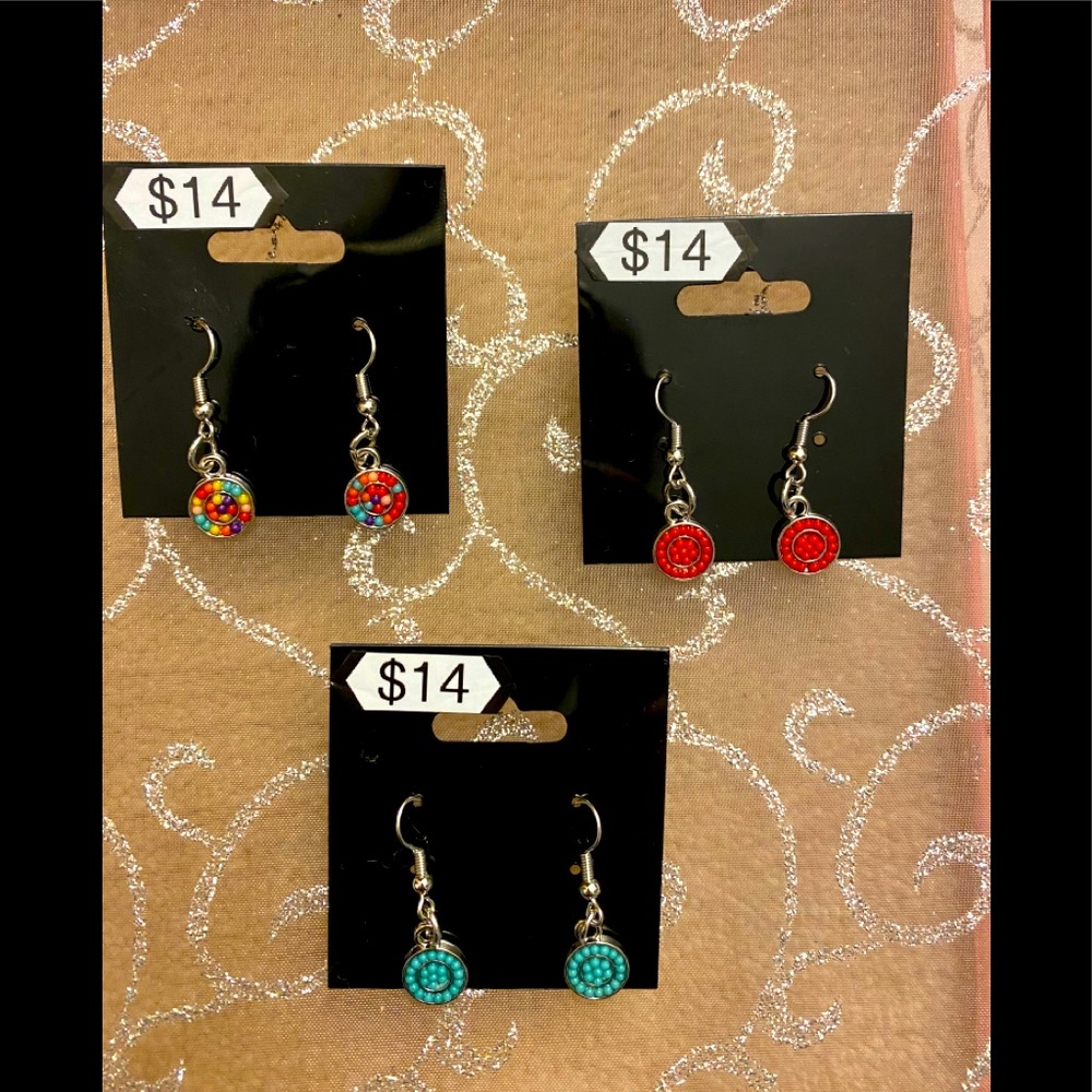 Earring - Picture 1 of 1